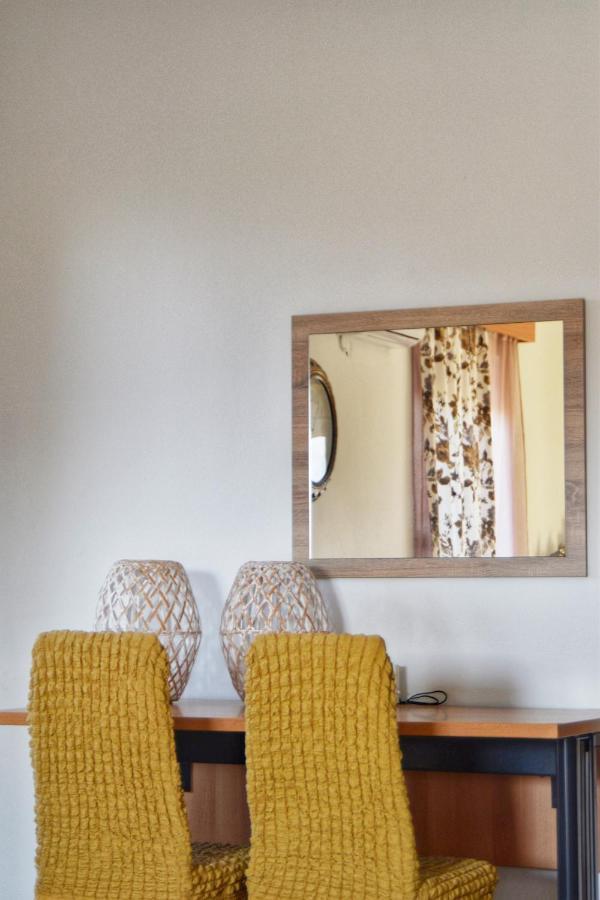 Fully Renovated Apartment-ανακαινισμένο διαμέρισμα Lägenhet